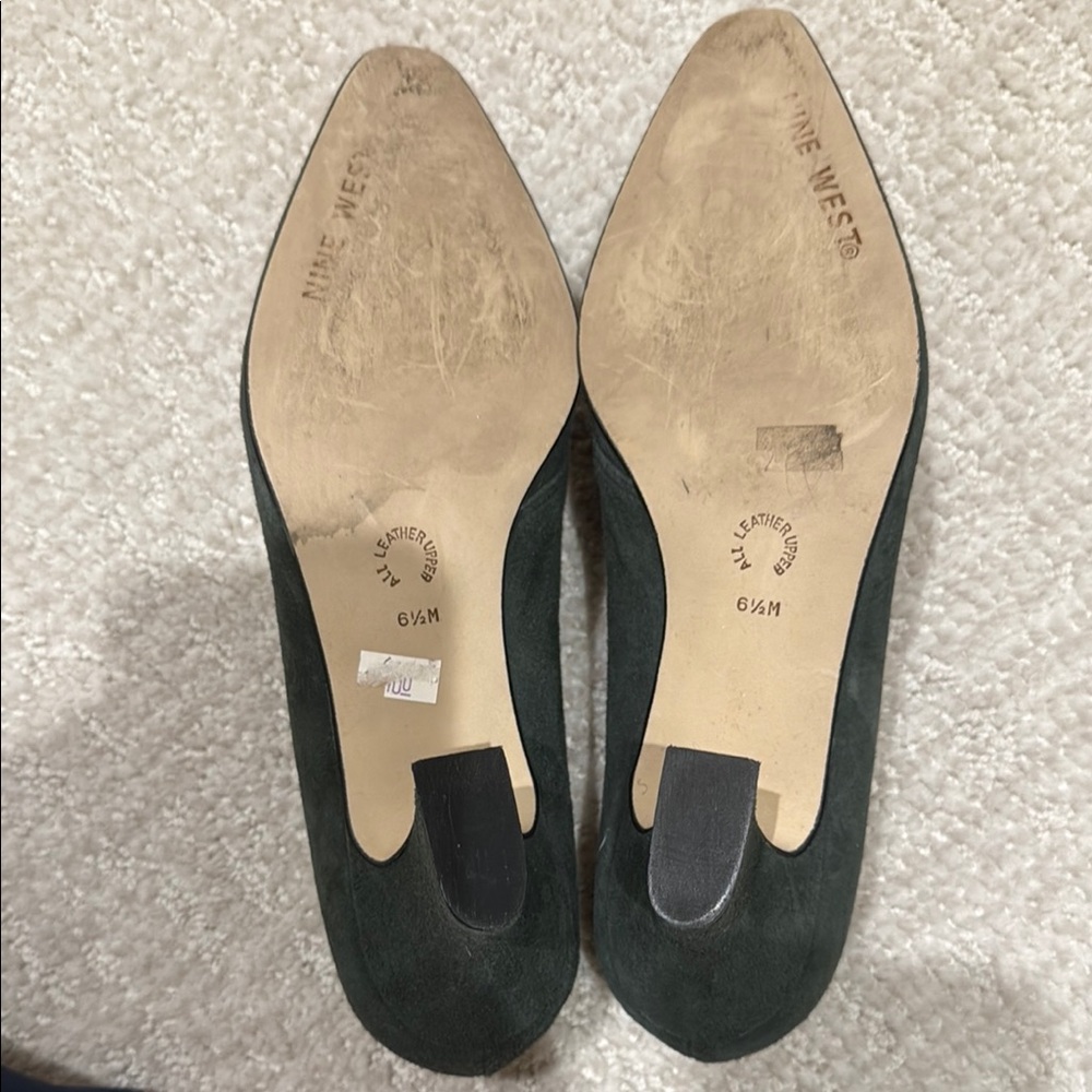 EUC Nine West Leopold Suede Green Heels - Size 6.5 - Picture 3 of 4